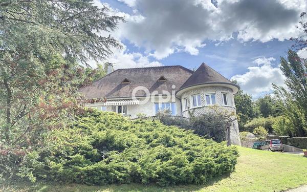 Maison à vendre    9 pièces •  Montluçon