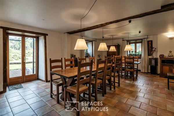 Ancien corps de ferme réhabilité dans un environnement naturel préservé