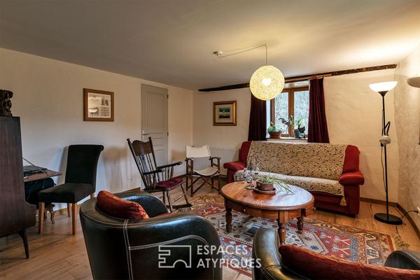 Ancien corps de ferme réhabilité dans un environnement naturel préservé