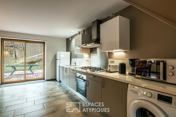 Ancien corps de ferme réhabilité dans un environnement naturel préservé