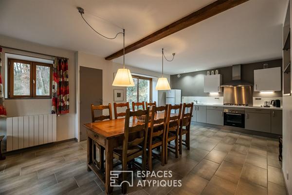 Ancien corps de ferme réhabilité dans un environnement naturel préservé