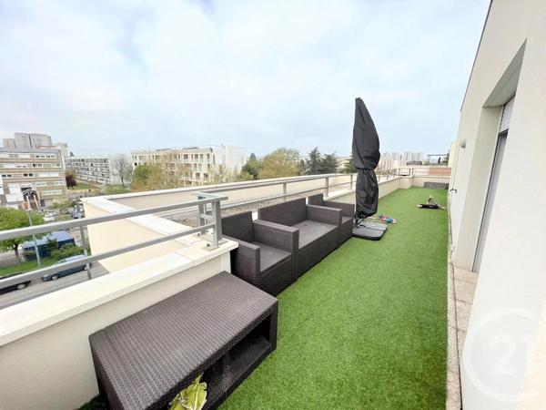 Appartement T4 à vendre  4 pièces - 74,07 m 2   VENISSIEUX  - 69