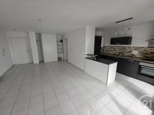 Appartement T4 à vendre  4 pièces - 74,07 m 2   VENISSIEUX  - 69