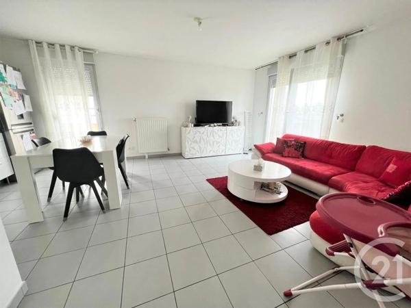 Appartement T4 à vendre  4 pièces - 74,07 m 2   VENISSIEUX  - 69