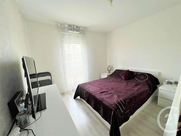 Appartement T4 à vendre  4 pièces - 74,07 m 2   VENISSIEUX  - 69