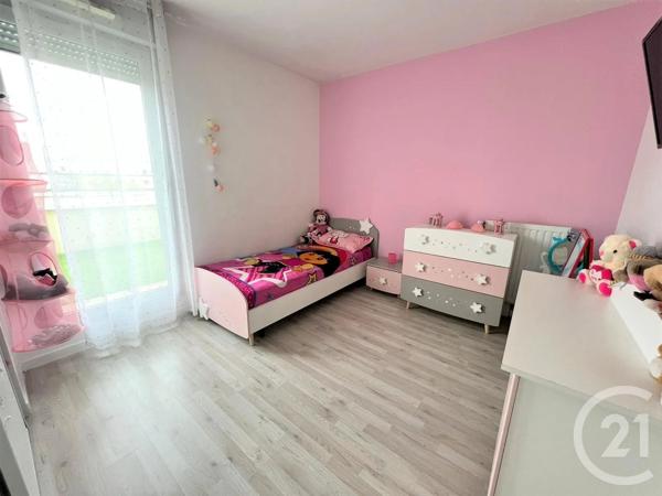 Appartement T4 à vendre  4 pièces - 74,07 m 2   VENISSIEUX  - 69