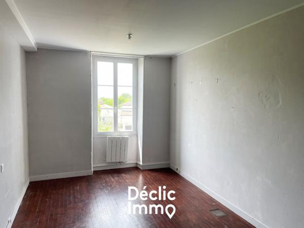 Vente maison Chervettes, 338m² 8 pièces 199 500€ avec garage