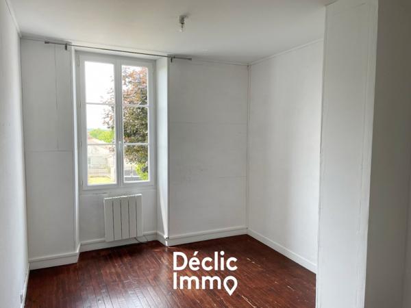 Vente maison Chervettes, 338m² 8 pièces 199 500€ avec garage