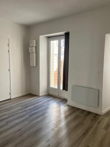 F2 MONTEREAU VILLE AVEC PETIT EXTERIEUR