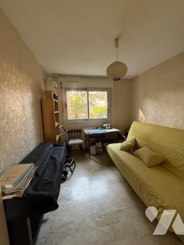 Nice ouest 4p traversant avec terrasse, échapée mer et 2 parkings.