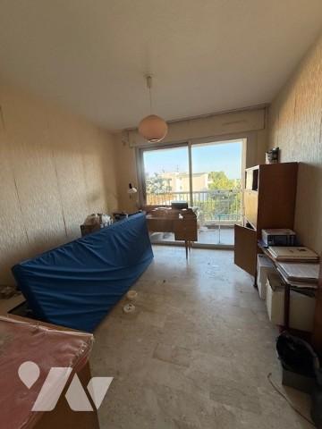 Nice ouest 4p traversant avec terrasse, échapée mer et 2 parkings.