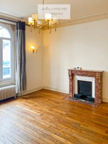 À vendre Oyonnax Centre (01100) – Demeure bourgeoise de caractère avec dépendance aménagée – Idéal investisseur