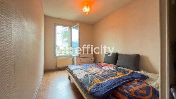 Appartement
         2 pièces
        - 55 m² 122 000 € *