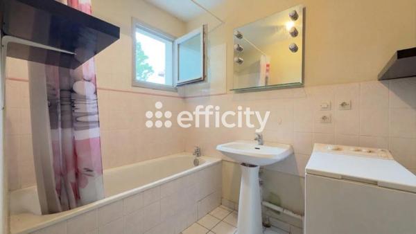 Appartement
         2 pièces
        - 55 m² 122 000 € *