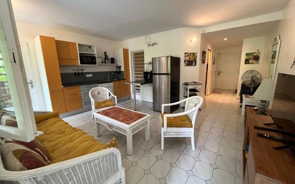 Appartement à vendre    2 pièces • 40 m2 Saint-François