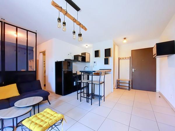 T1 bis en rez-de-jardin avec parking et terrasse