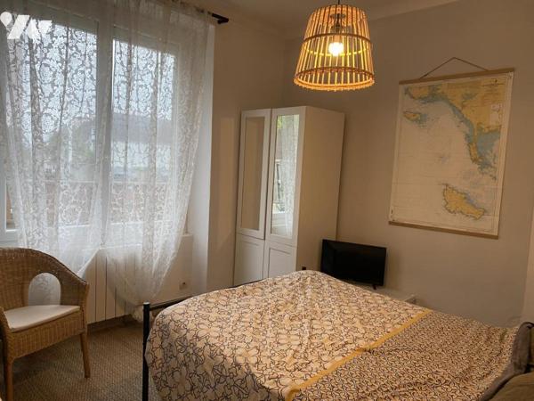 Maison comprenant 2 logements dans le bourg de LARMOR PLAGE