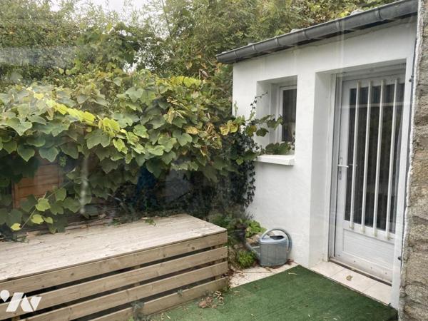 Maison comprenant 2 logements dans le bourg de LARMOR PLAGE