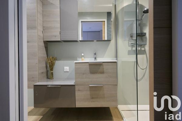 Appartement 3 pièces de 49 m² à Lille (59800)