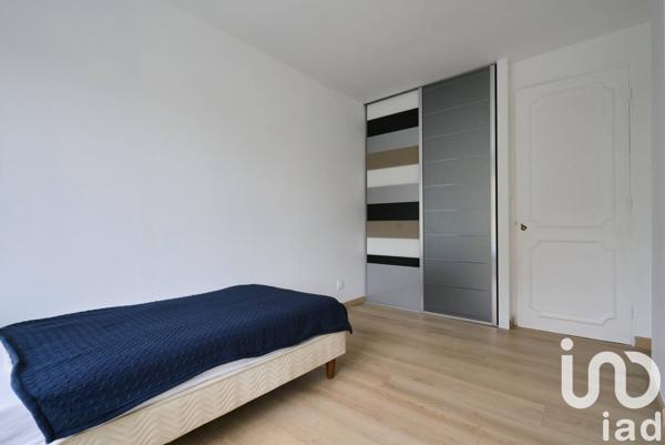 Appartement 3 pièces de 49 m² à Lille (59800)
