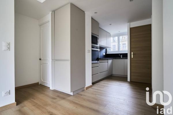 Appartement 3 pièces de 49 m² à Lille (59800)