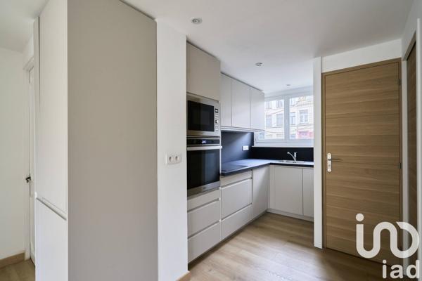 Appartement 3 pièces de 49 m² à Lille (59800)
