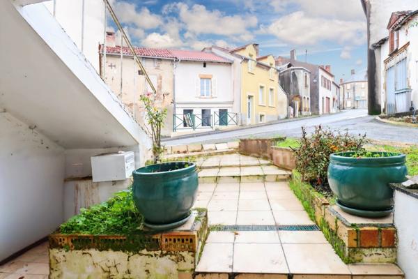 Maison 69 m² - 4 pièces - 3 Chambres - 1 Véranda - 1 Garage - Terrain 50 m² - 87190 MAGNAC LAVAL