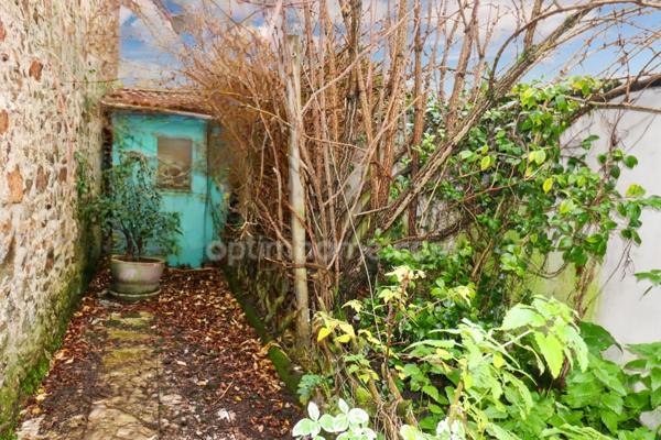 Maison 69 m² - 4 pièces - 3 Chambres - 1 Véranda - 1 Garage - Terrain 50 m² - 87190 MAGNAC LAVAL