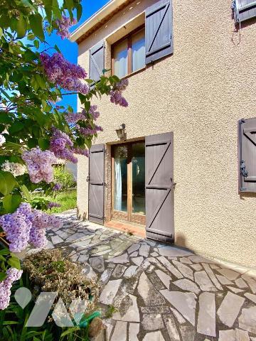 Maison de type t4 avec jardin et garage