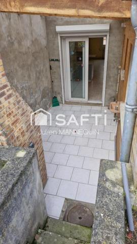 Maison semi mitoyenne 3 chambres, cours  terrasse