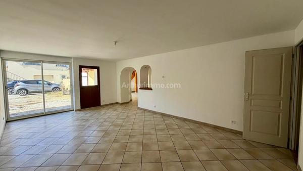 Vente                                                      Appartement
                        
                     3 pièces                      89 m2                     à Les Avenières Veyrins-Thuellin