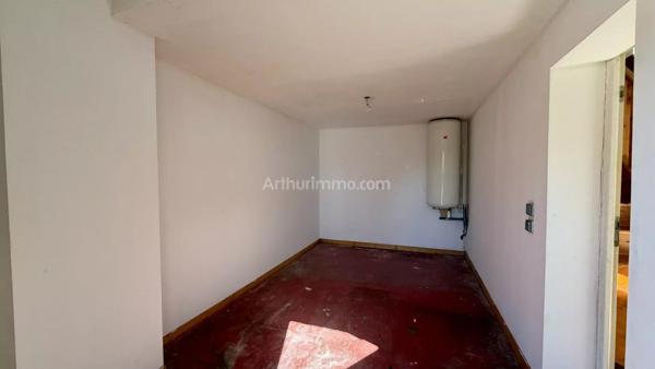 Vente                                                      Appartement
                        
                     3 pièces                      89 m2                     à Les Avenières Veyrins-Thuellin