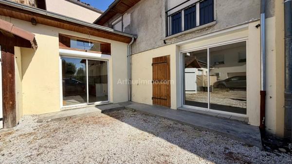 Vente                                                      Appartement
                        
                     3 pièces                      89 m2                     à Les Avenières Veyrins-Thuellin