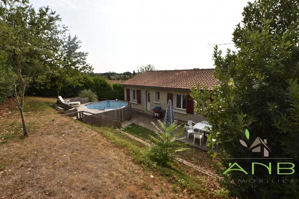 Charmante Maison Rénovée 4 chambres à Deux Pas des Commodités à Ruffec 16700