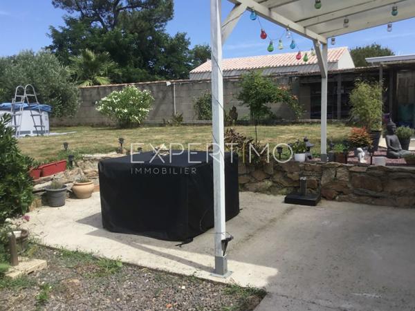 Sainte-Foy (85150) Maison T5 de 124 m² - 3 chambres dont une de plain-pied - Terrain de 679 m² entièrement clôturé