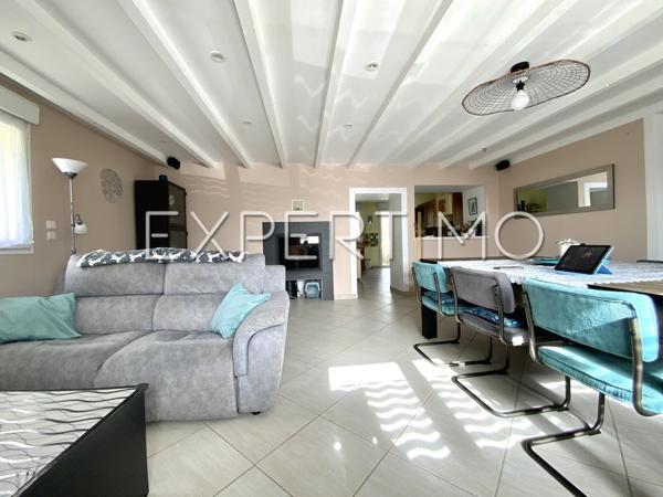 Sainte-Foy (85150) Maison T5 de 124 m² - 3 chambres dont une de plain-pied - Terrain de 679 m² entièrement clôturé