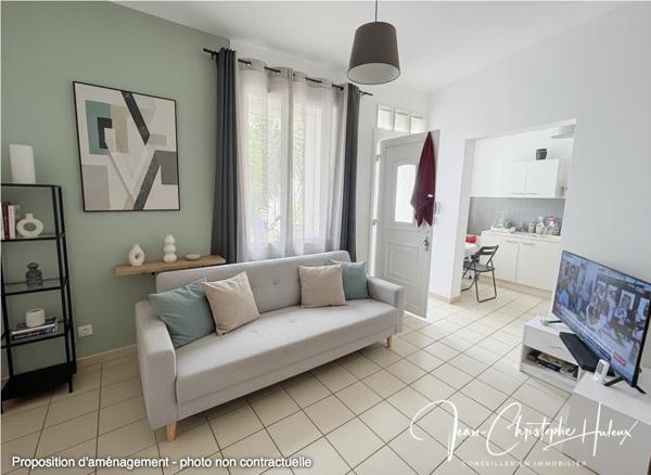 30000  NIMES - studio 36 m2 climatisé au RDC