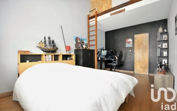 Maison 7 pièces de 175 m² à Genas (69740)