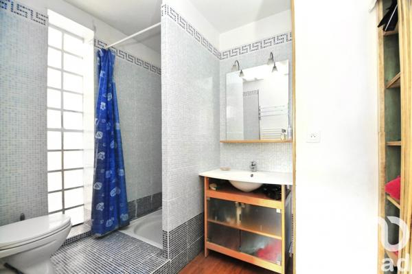 Maison 7 pièces de 175 m² à Genas (69740)