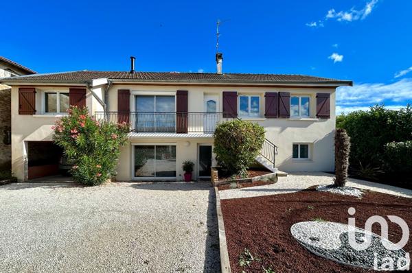 Maison 7 pièces de 175 m² à Genas (69740)