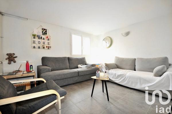 Maison 7 pièces de 175 m² à Genas (69740)