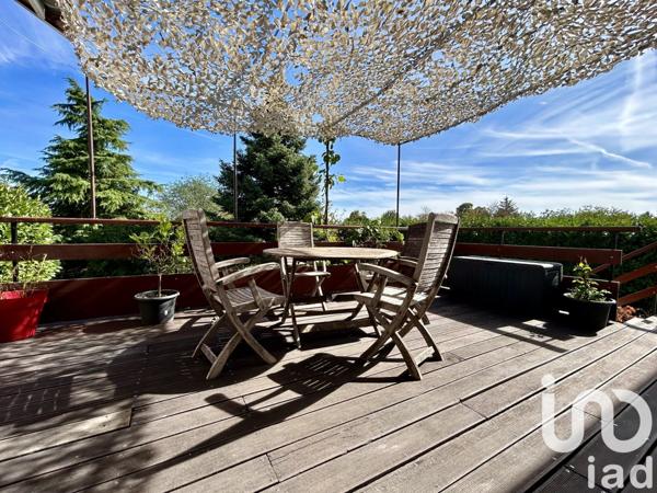 Maison 7 pièces de 175 m² à Genas (69740)