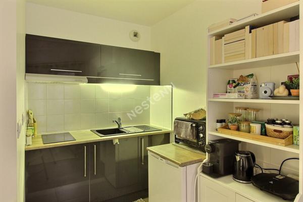 Appartement Suresnes 1 pièce 30 m² + 1 place de parking