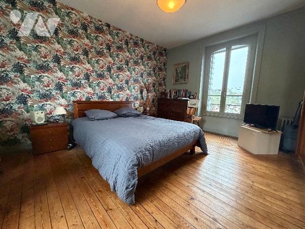 À SAINT-LO, MAISON ANCIENNE de 128m², PROCHE DU CENTRE, DES ECOLES, DES COMMERCES , DE L'HOPITAL.