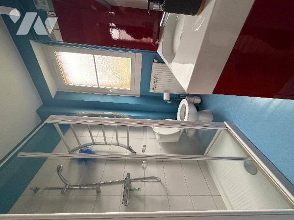 À SAINT-LO, MAISON ANCIENNE de 128m², PROCHE DU CENTRE, DES ECOLES, DES COMMERCES , DE L'HOPITAL.