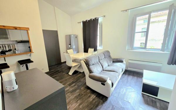 Appartement à louer    2 pièces •  Nîmes