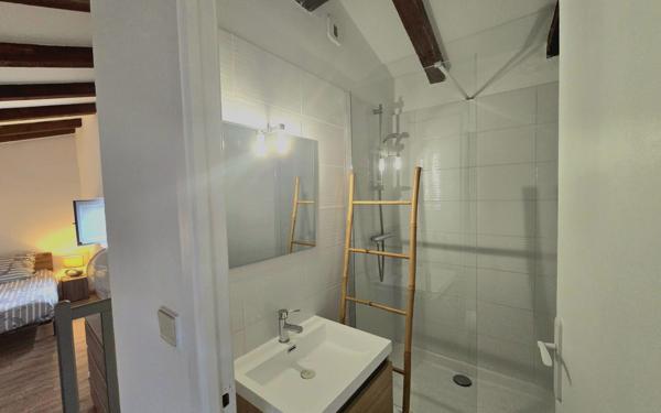 Appartement à louer    2 pièces •  Nîmes