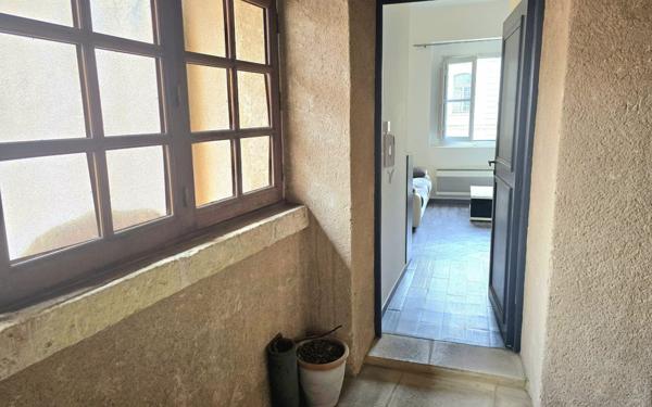 Appartement à louer    2 pièces •  Nîmes