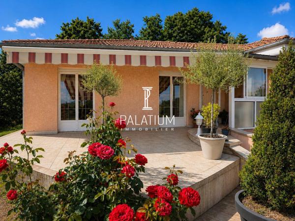 Villa provençale avec vaste terrasse et vue dégagée