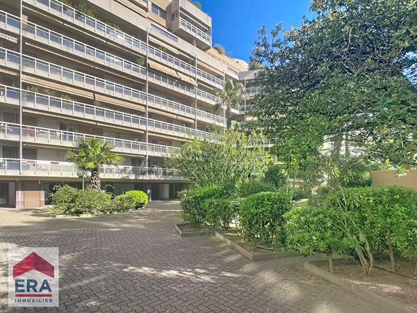 A louer type 4 meublé Menpenti 13006 Marseille 2 terrasses parking privé cuisine équipée